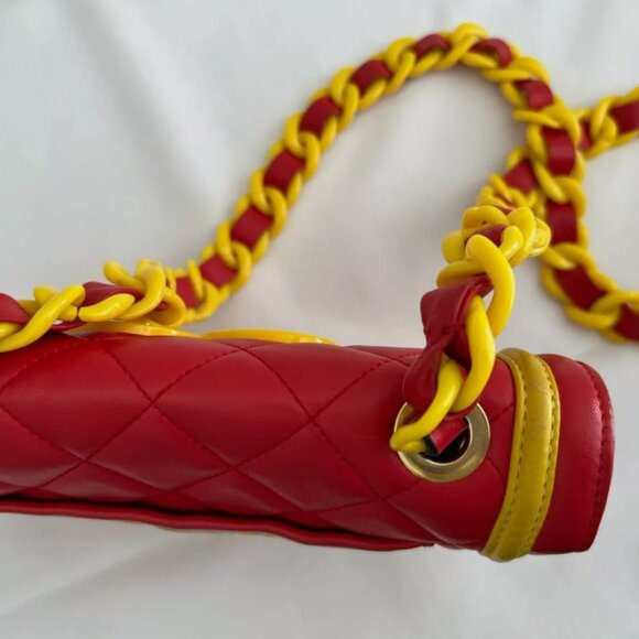 SOLD! AW14 MOSCHINO McDonald’s '20 Billion Served' Quilted Red Shoulder Bag - Picture 9 of 14